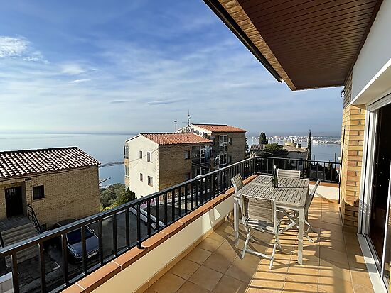 SPECTACULAR HOUSE IN PUIG ROM WITH SEA VIEW