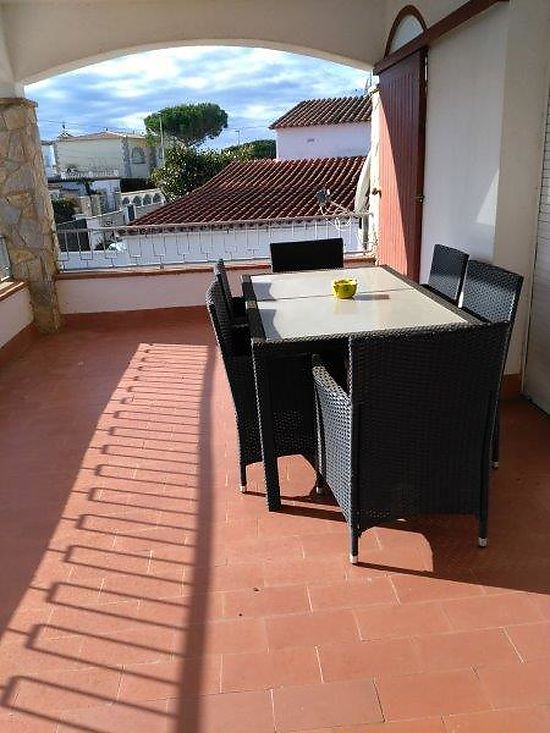 Empuriabrava for rent , house for 10 persons with pool