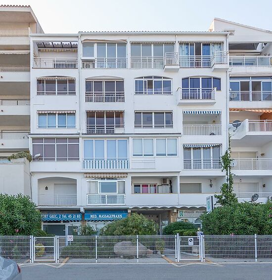 APPARTEMENT D'UNE CHAMBRE À COUCHER À VENDRE DANS LE PORT GREC EMPURIABRAVA