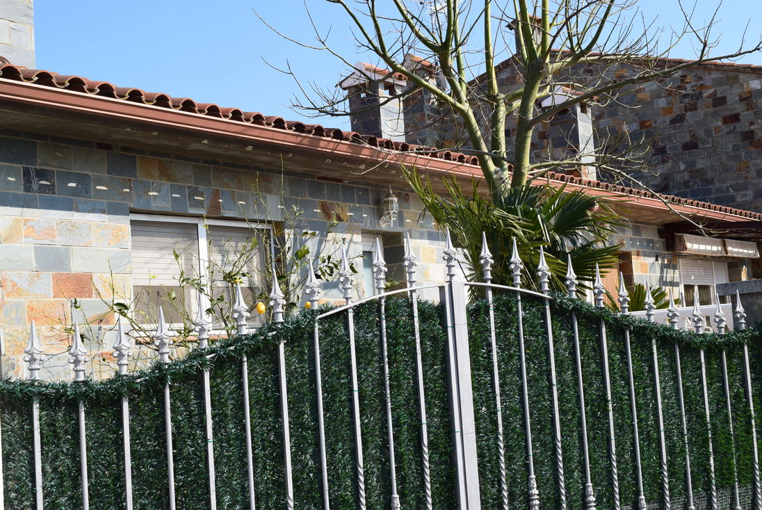 Castelló d'Empúries, casa en venta  de una sola planta, todo comfort con piscina climatizada