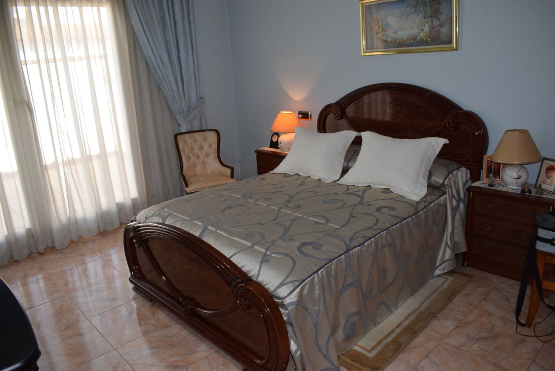 Castelló d'Empúries, house on ground floor for sale , full comfort and heated pool