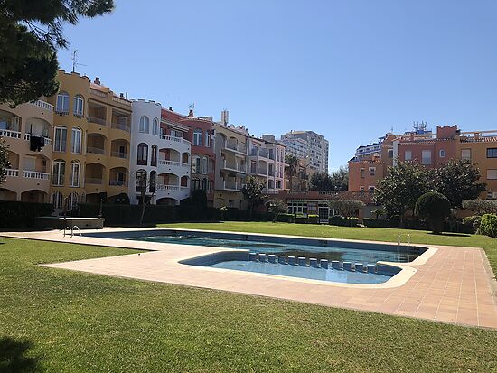 Empuriabrava, en venta, apartamento 3 dormitorios,piscina comunitaria y cerca playa