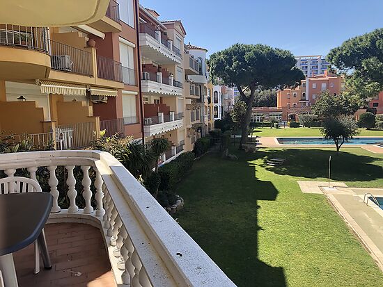 Empuriabrava, for sale, apartment  3bedrooms, community pool and near of beach