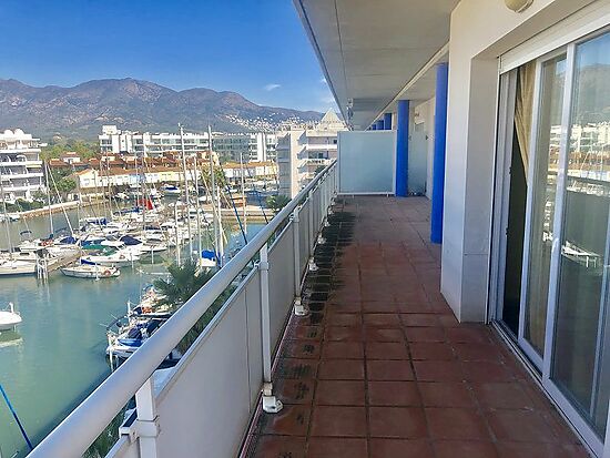 Roses, for sale, loft with 3 bedrooms, marina's view and community pool