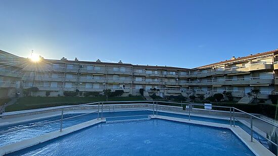 Torroella de Montgri, en vente, appartement 1 chambre, terrasse vue mer et piscine communautaire