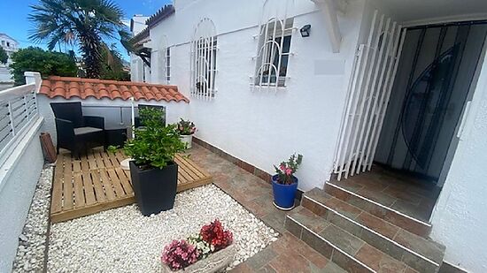 Empuribrava,en vente, maison 2 chambres, jardin, garage, jacuzzi