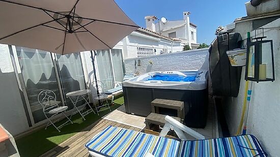 Empuriabrava, for sale, house 2 bedrooms, garden,garage,jacuzzi