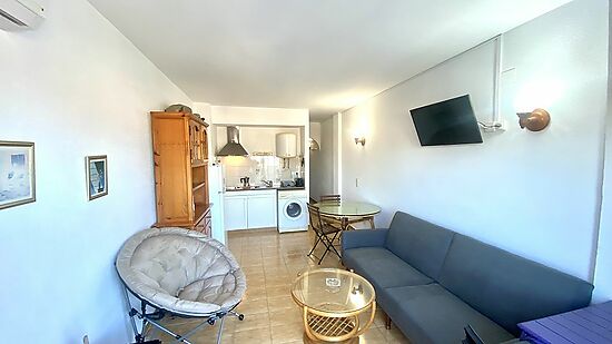 Empuriabrava, en vente, appartement 1 chambre,terrasse, climatisation, dans un quartier tranquille