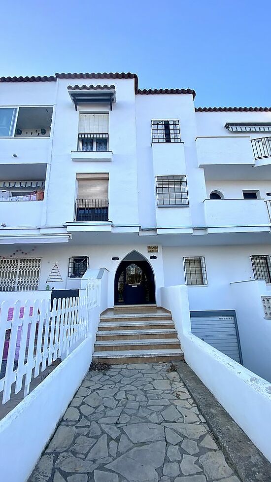 Empuriabrava, en vente, appartement 1 chambre,terrasse, climatisation, dans un quartier tranquille