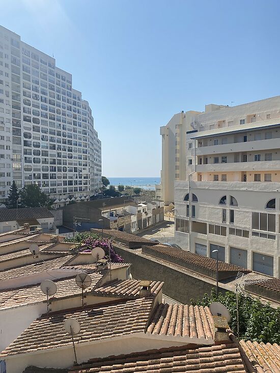 Empuriabrava,en venta apartamento 1 dormitorio, terraza , a 50 mts playa