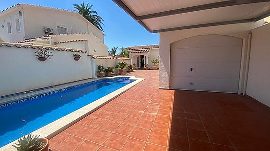 Empuriabrava, for sale, house 3 bedrooms, pool and mooring
