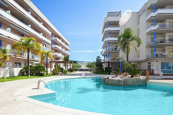 Roses, Sta. Margarita ,,for sale, apartment 2bedrooms, terrace, pool and parking in the community