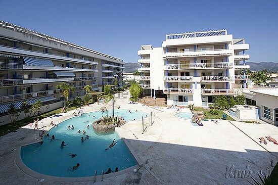 Roses, Sta. Margarita, en vente, appartement 2 chambres,terrasse, piscine et parking communautaires