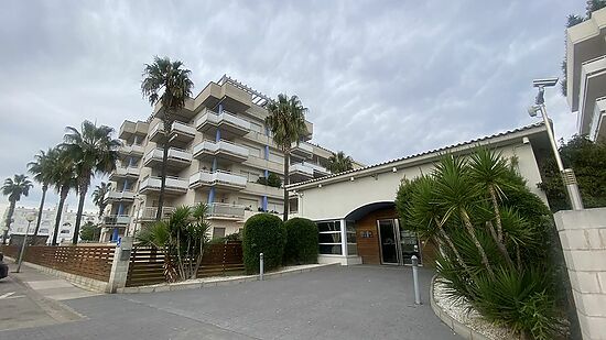 Roses, Sta. Margarita, en vente, appartement 2 chambres,terrasse, piscine et parking communautaires