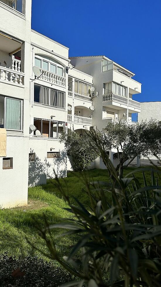 Empuriabrava, for sale, studio, parking privé , quartier tranquille