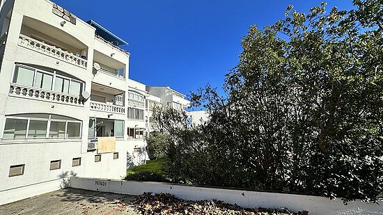 Empuriabrava, for sale, studio , private parking , quiet area