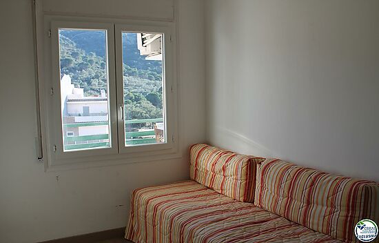 Bel appartement renové avec vue mer et montagne