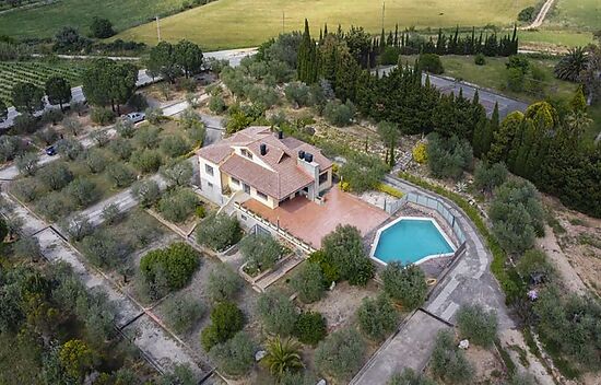 Magnifique maison sur un terrain de 2 hectares à Sant Climent Sescebes