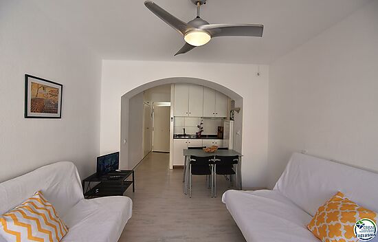 Renovated studio with community pools, garden and parking