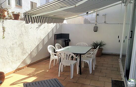 Modern and renovated apartment in the center of Empuriabrava, near the beach and shops