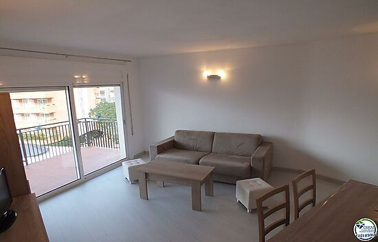 Magnificent penthouse completely renovated 250 meters from the beach of Santa Margarita (Roses)