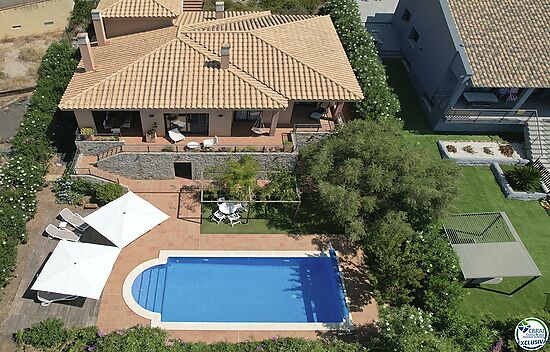 Modern well located villa and Ideal for living all year or as a holiday home with great letting pote