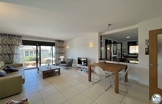 Villa moderna bien ubicada e ideal para vivir todo el año o como casa de vacaciones con gran potenci