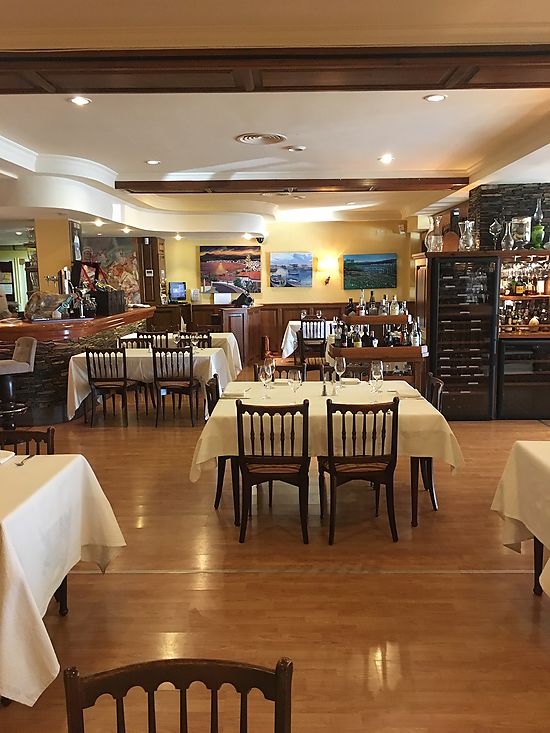 Rosas, centro, restaurante en venta en pleno funcionamiento, muy conocido