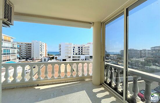 Spacious apartment near the beach, with sea views in the Salatar area