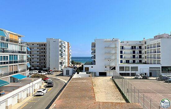Spacious apartment near the beach, with sea views in the Salatar area