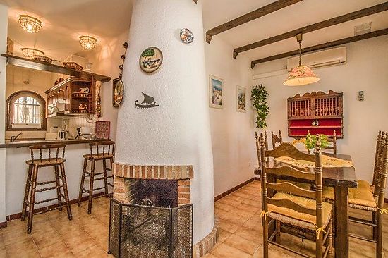 Empuriabrava, casa en alquiler , con 3 dormitorios, 2 baños, varias terrazas con vistas al canal, aa