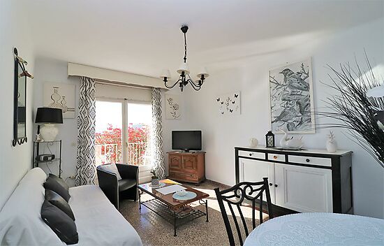 Apartment located in Canyelles, one of the best areas of Roses