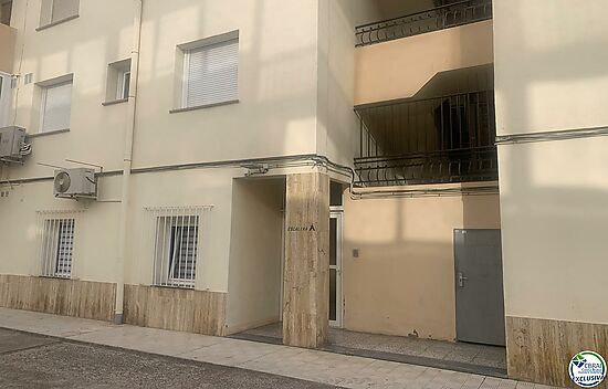 Appartement rénové avec terrasse et parking à Santa.Margarita, Roses