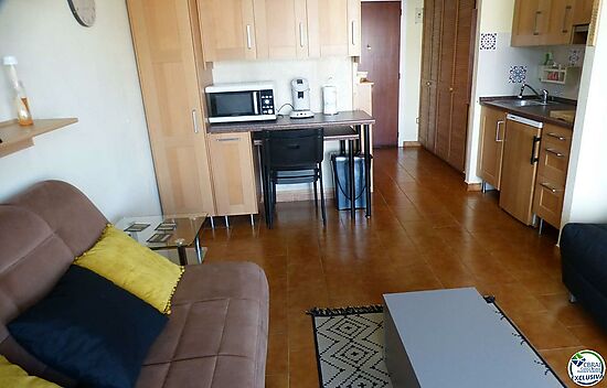 Well maintained and fully equipped studio at the canal, in option garage
