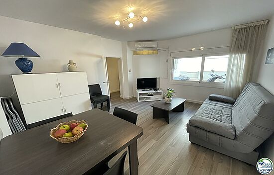 3-bedroom apartment 50 meters from the beach