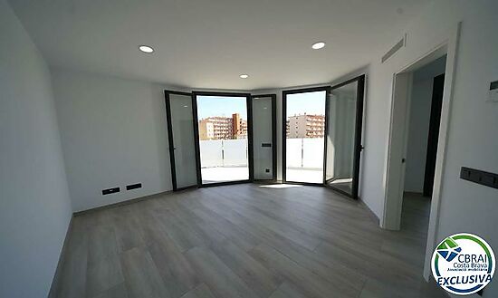 New 2 bedroom apartment with sea view
