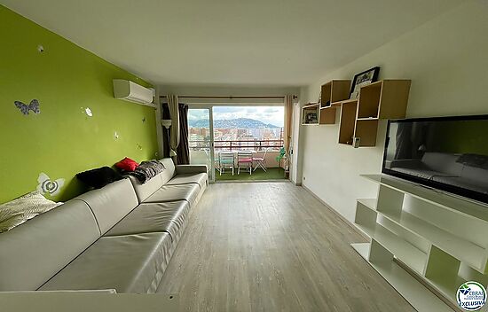BEAUTIFUL RENOVATED STUDIO, WITH VIEWS TO THE NATURAL PARK SEA, EQUIPPED, WITH LARGE POOL AND GARDEN