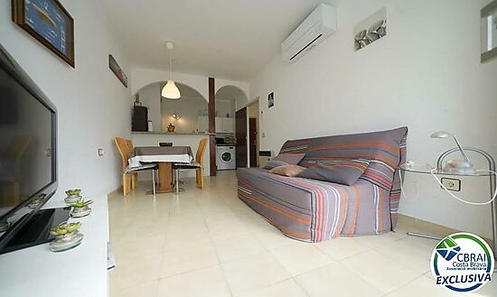 One bedroom apartment close to the sea