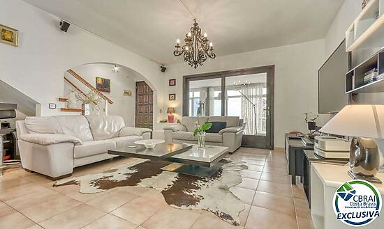 Pretty house in Puig Rom with 2 bedrooms, garage and garden