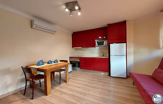 Nice renovated apartment 350m from the sea