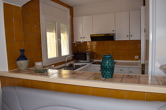 Empuriabrava, for rent, house for 6 persons with private pool and wifi 