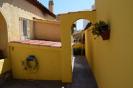 Empuriabrava, à louer, maison pour 6 personnes avec piscine privée et wifi