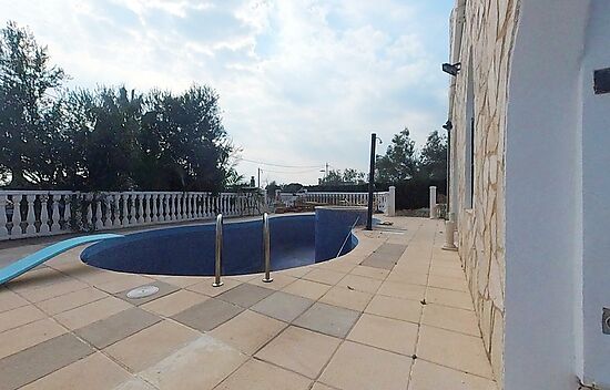 Acogedora villa con apartamento independiente y piscina privada