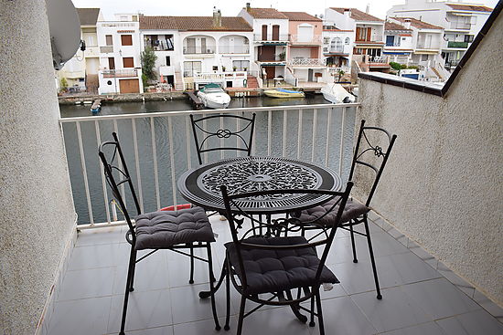 Apartamento con vistas al canal 4 personas en Empuriabrava