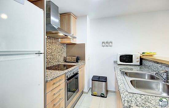 Bel appartement situé dans un quartier idyllique à 150 mètres de la plage de Salatà