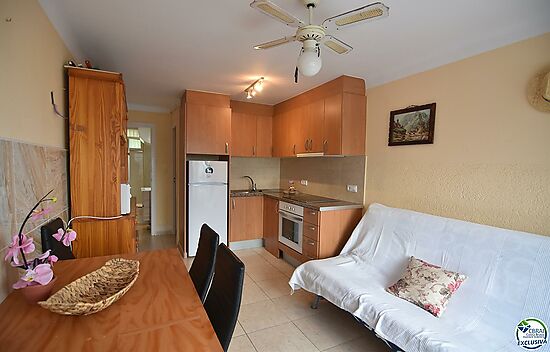 Cozy studio cabin with sea views and community pool just 400 meters from the beach in Roses (Port)