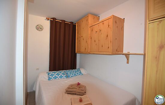Cozy studio cabin with sea views and community pool just 400 meters from the beach in Roses (Port)