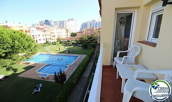 GRAN RESERVA Appartement rénové de 2 chambres avec piscines et jardins communs