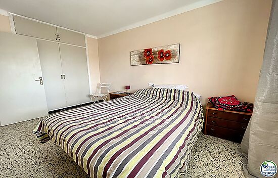 2 BEDROOM FLAT IN THE CITY CENTRE, 200 M FROM THE BEACH