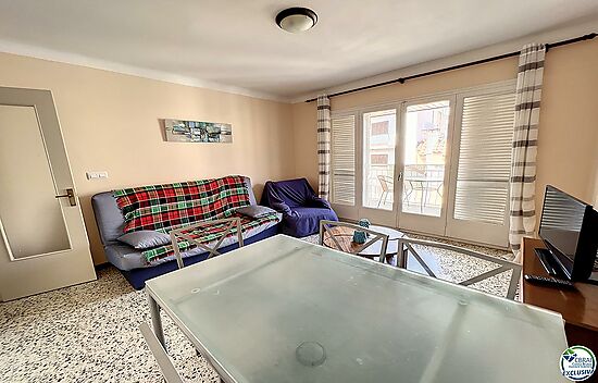 2 BEDROOM FLAT IN THE CITY CENTRE, 200 M FROM THE BEACH